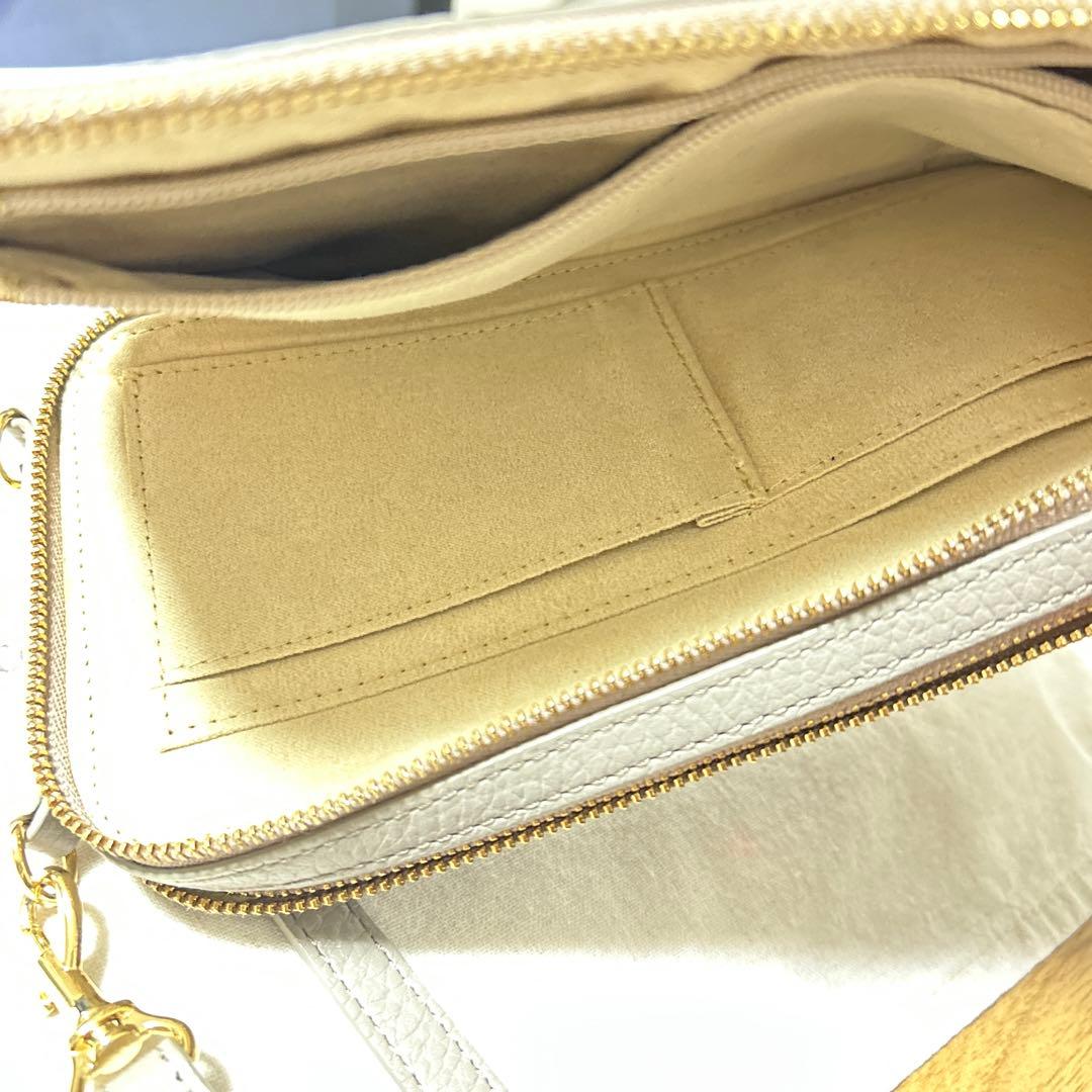 ATAO アタオアミュレット　グレー レザー ショルダーバッグ タッセル付き