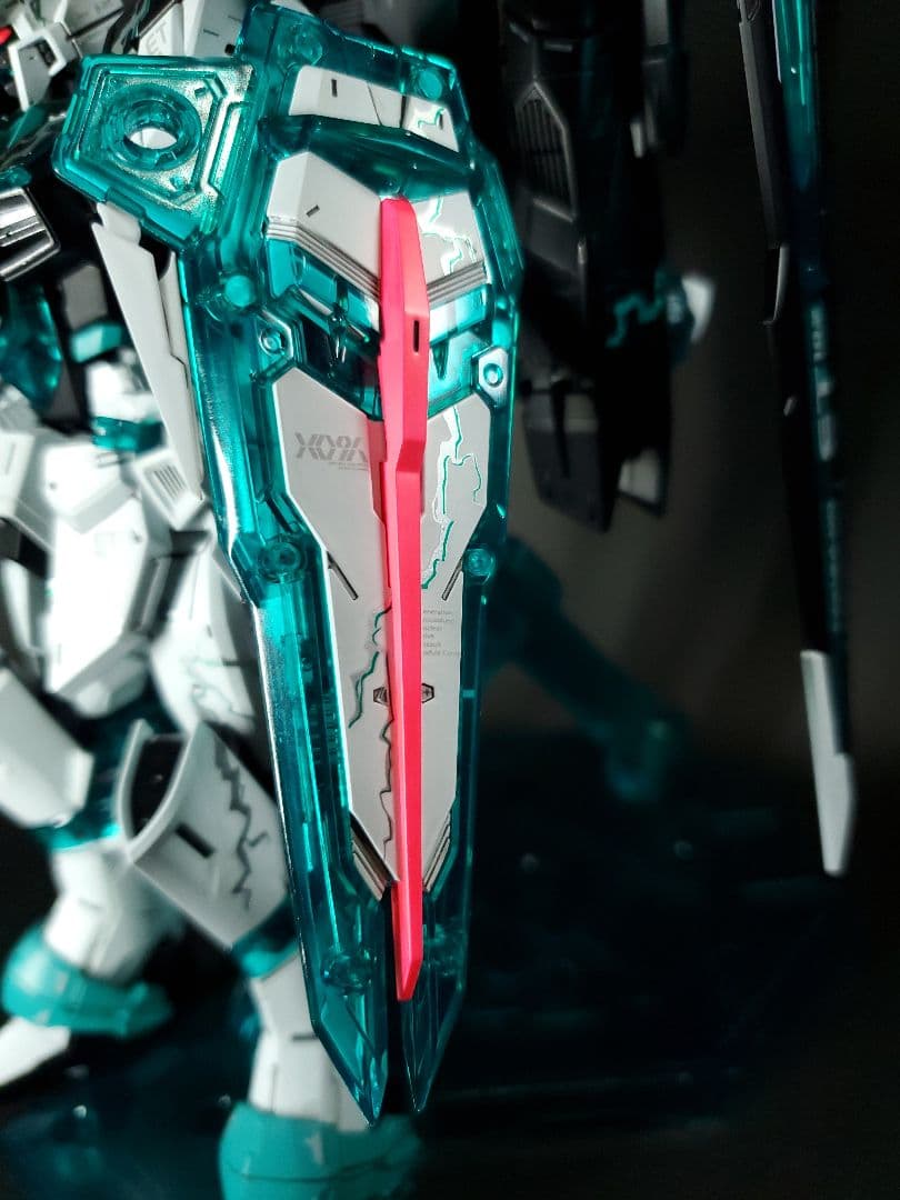 MGガンプラ ジャスティスガンダム 全塗装 クロスコントラスト　初音ミクカラー