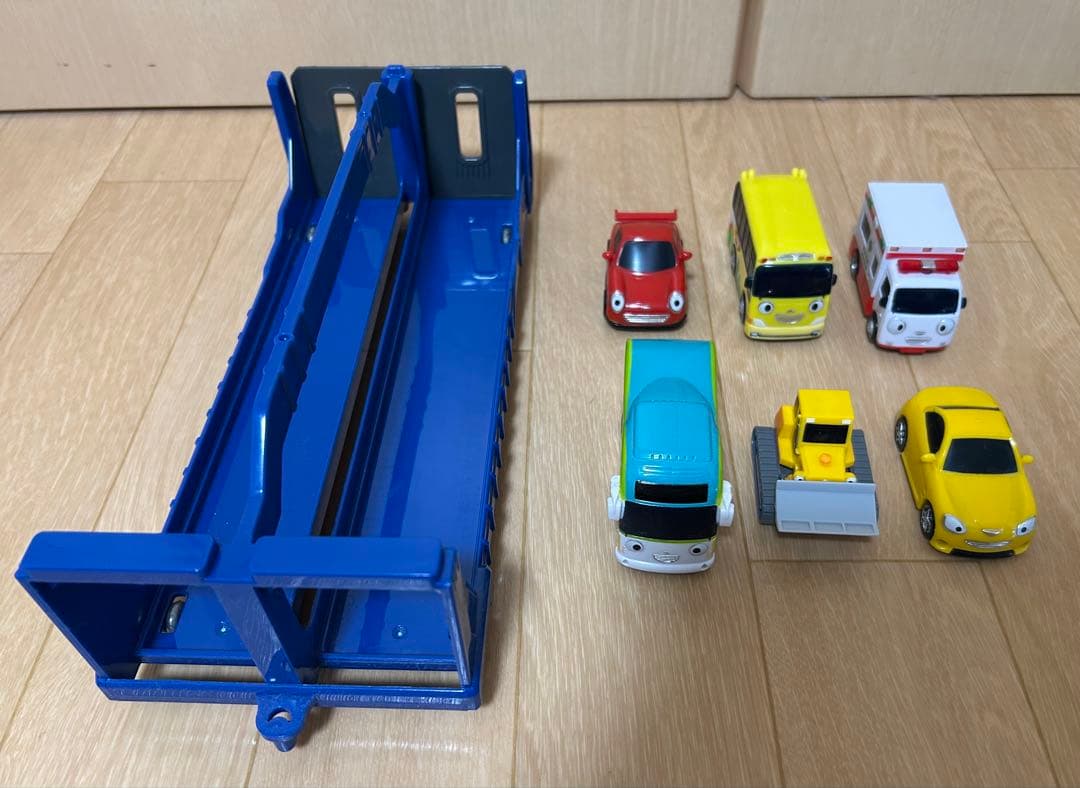 ちびっこバス　タヨ　ミニカー　キャリアカー　セット　TAYO