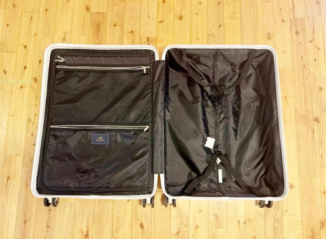 半額以下！未使用✨Daniel Wellington キャリーケーススーツケース