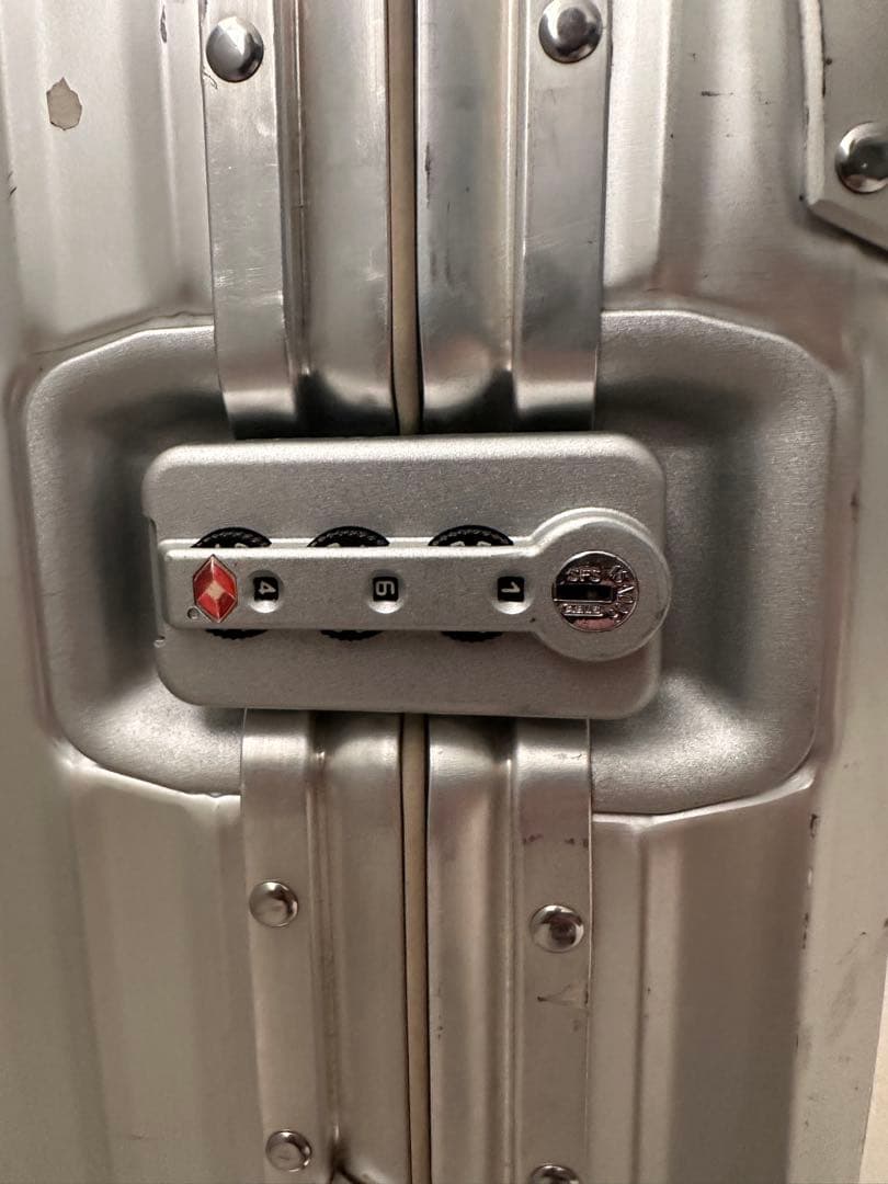 RIMOWA シルバー 中型キャリーケース