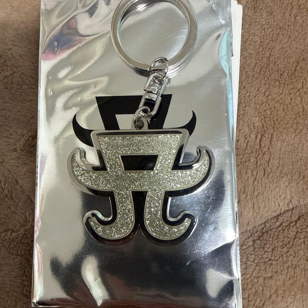 浜崎あゆみ Aマークグリッターキーホルダー ホワイト - メルカリ