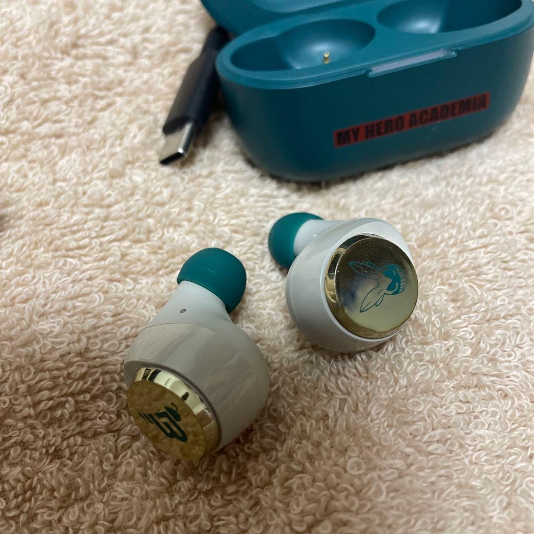 ヒロアカ」ヴィランモデルの完全ワイヤレスイヤホン、録り下ろし音声