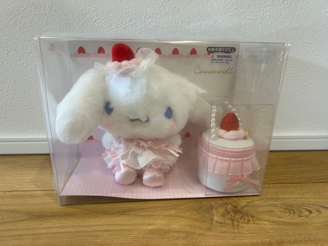 シナモロール いちごホイップケーキ ぬいぐるみ&アクセサリーセット