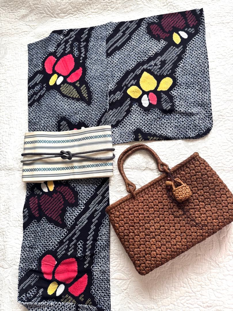 粋な大人の浴衣 高身長の方にも ◆ 有松絞り 舞花文 華麗な洋花の柄