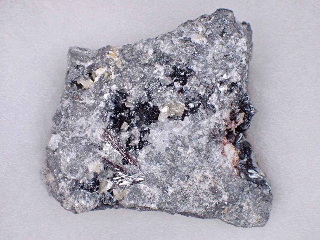 紅安鉱、自然アンチモン他 カナダ