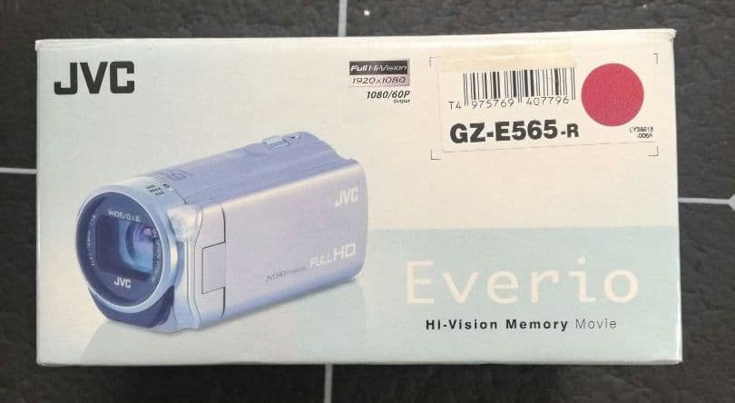 JVC Everio GZ-E565-R　未使用品
