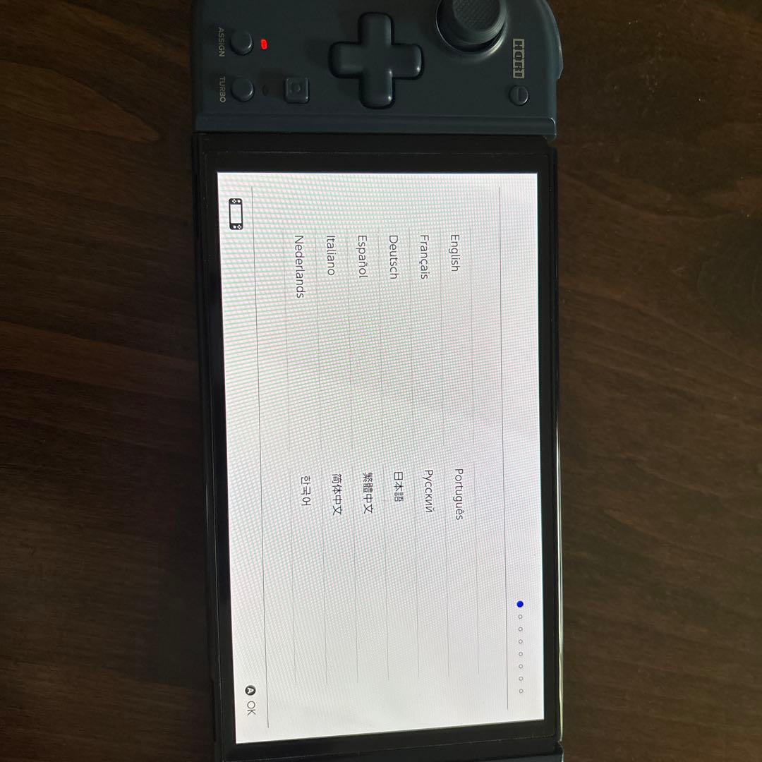 Nintendo Switch 有機EL ホリグリップコントローラー　ソフト2本