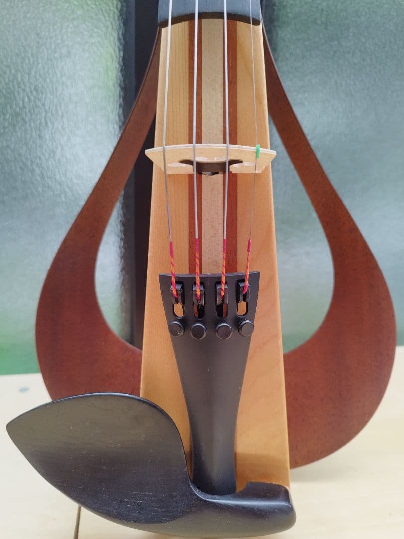 YEV104 エレクトリックバイオリン 4弦 ハードケースと弓付き