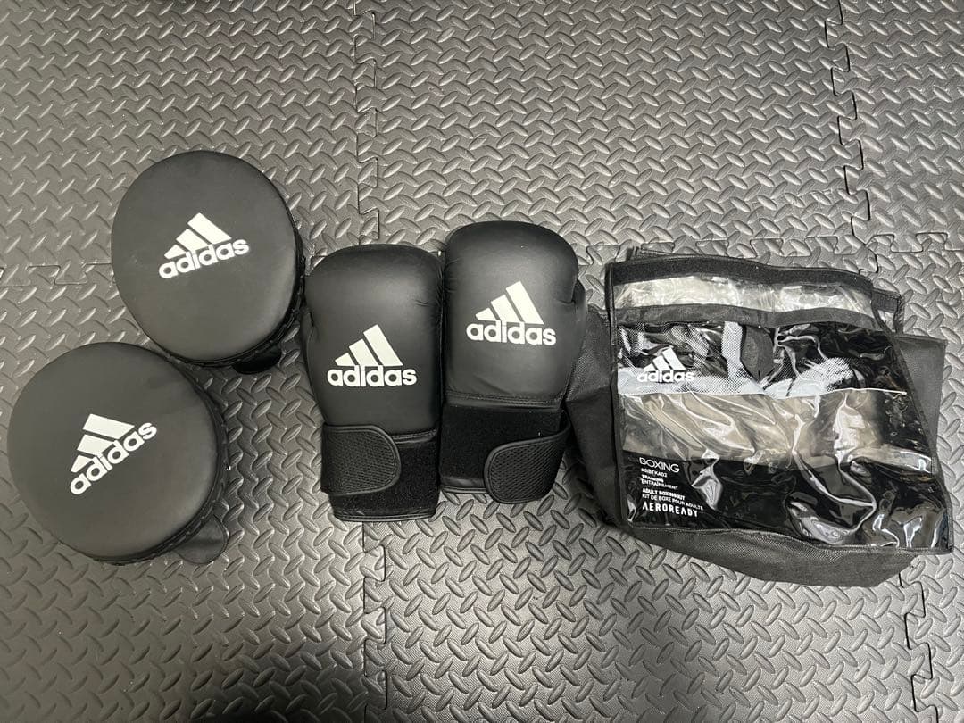 手渡し限定 エバーラスト サンドバッグ adidas グローブ ミット - メルカリ