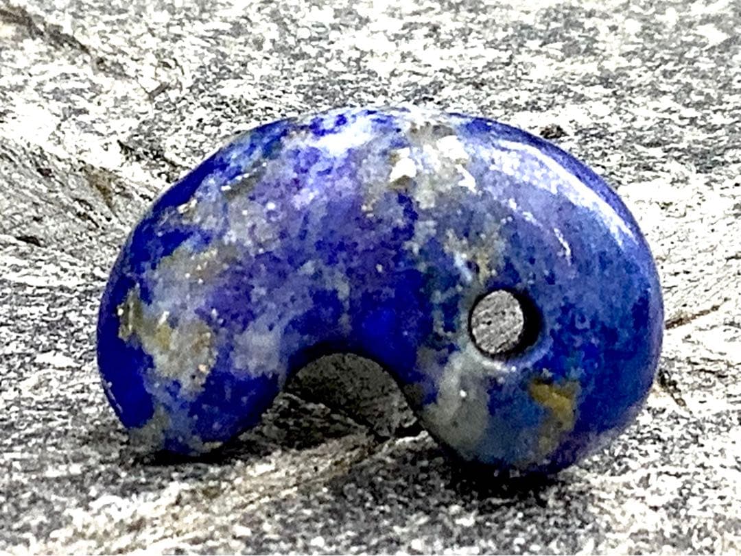 ✳希少お宝勾玉‼️ ラピスラズリ 黄鉄鉱ピカピカ 色彩良好 本物