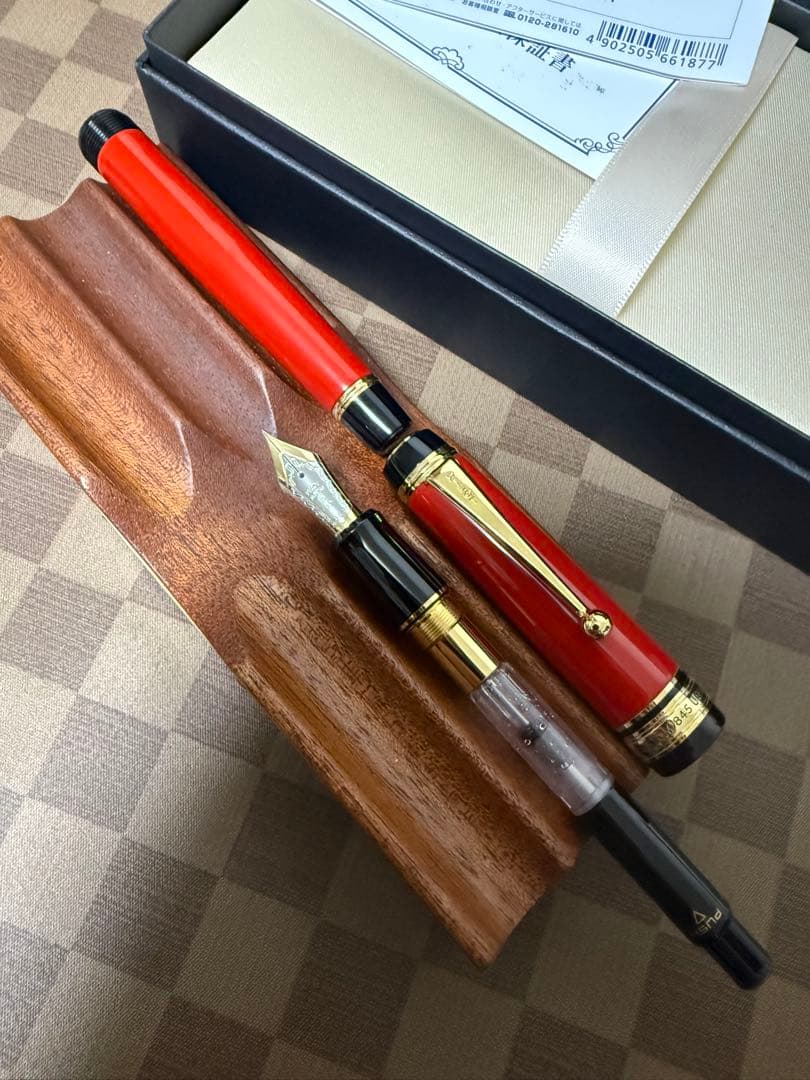 パイロット万年筆845、朱漆