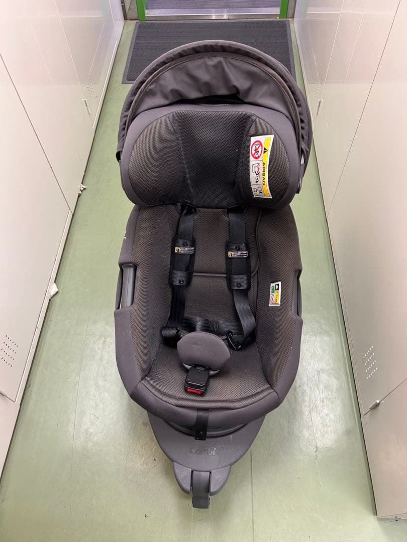 Combi チャイルドシート グレー
