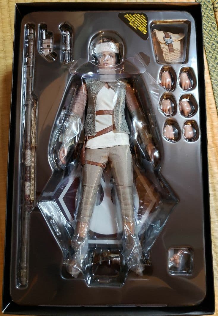 【新品未使用】ホットトイズ『スター・ウォーズ』レイ(レジスタンス版)1/6