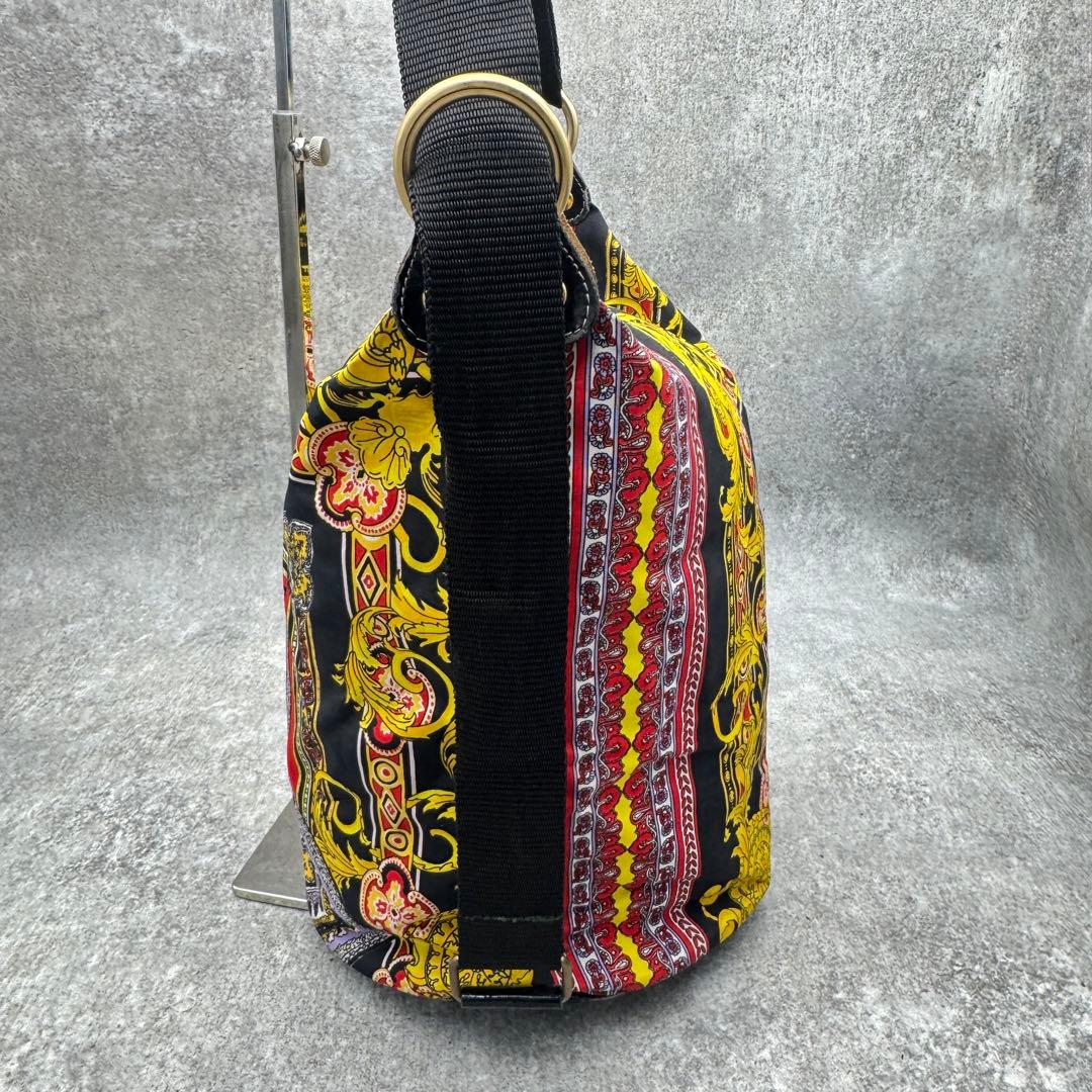 希少　VERSACE ボディバッグ　ショルダー　バロック柄　バケツ型　2way