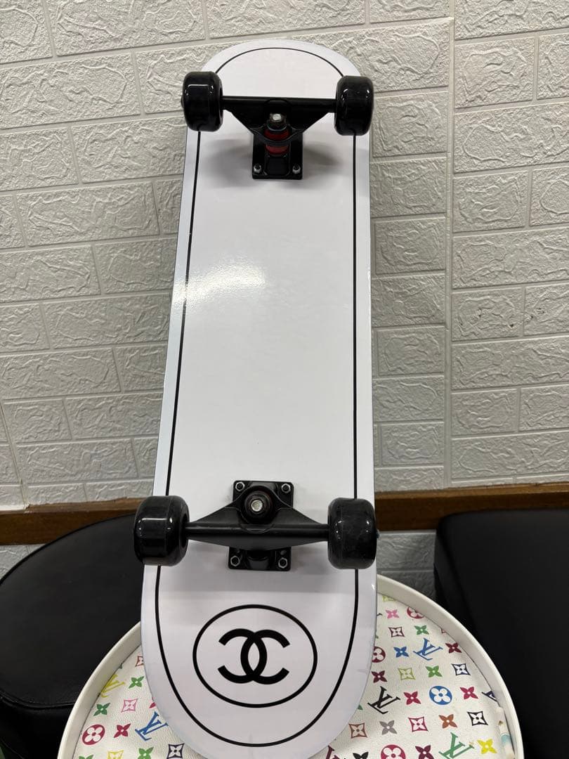 CHANEL スケートボード ホワイト