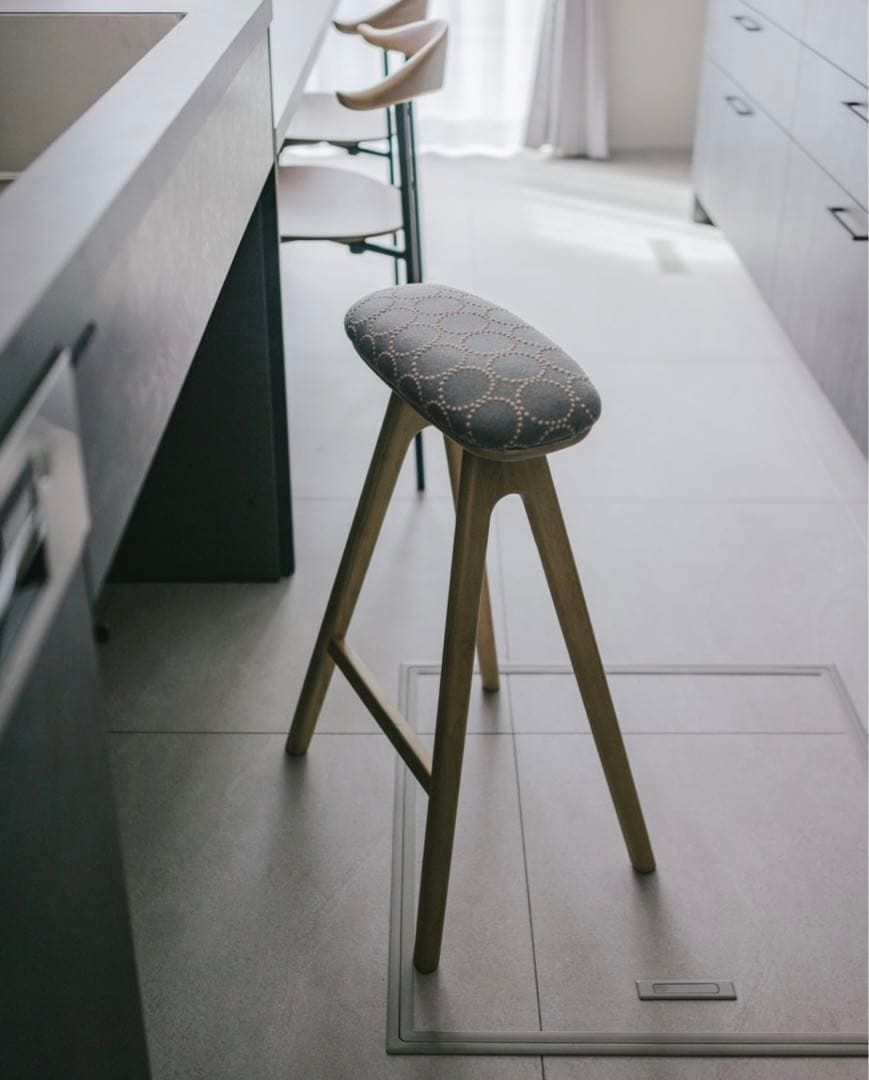 キッチンスツールBR H530＋ミナ ペルホネン タンバリン グレー