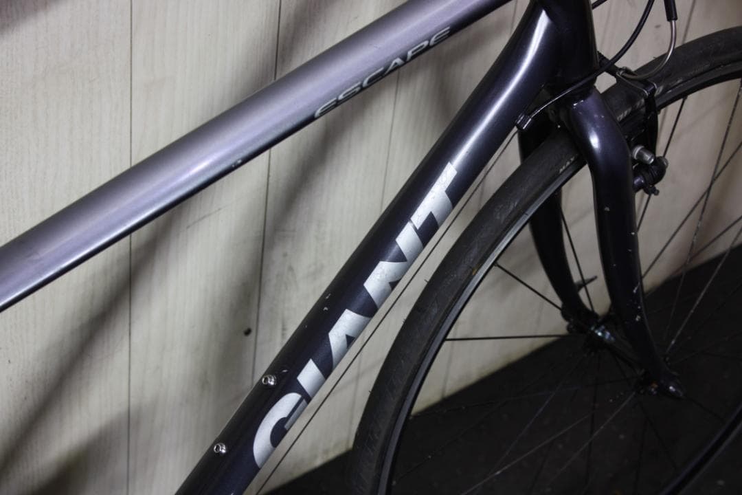 GIANT ESCAPE R3 700C アルミ 24速 470mmグレークロス