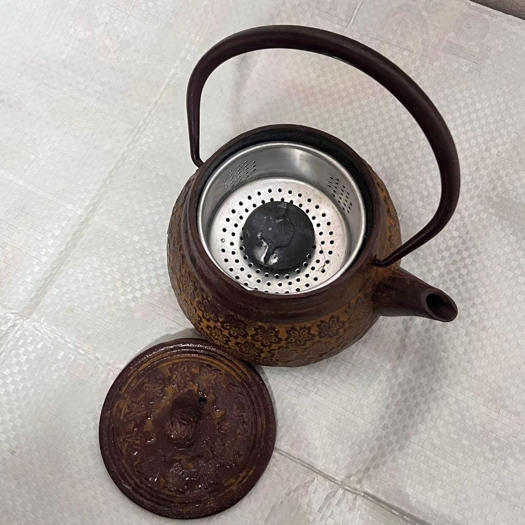 花模様 鋳鉄製 鉄瓶 直径約10cm - メルカリ