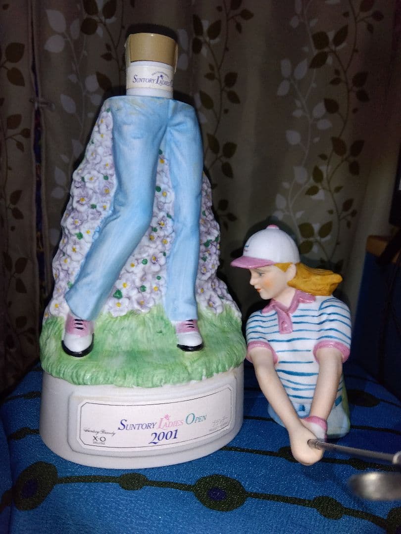 超希少サントリーレディースオープン2001年記念ゴルフ陶器ボトルXO