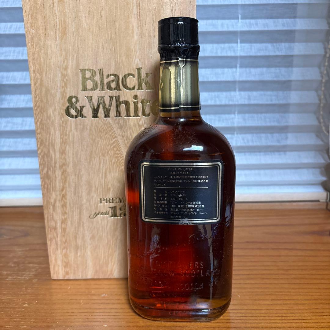 Black & White 12年 スコッチウイスキー 木箱入りの通販はau PAY