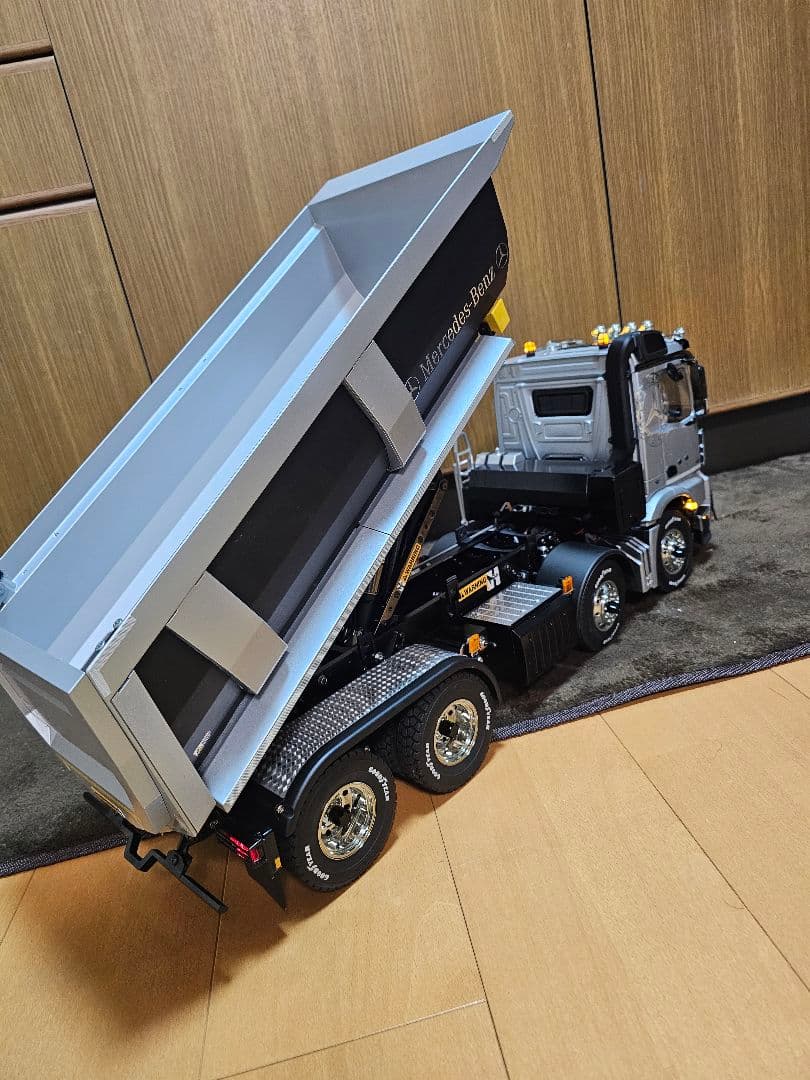 タミヤ ベンツ AROCS 4151 8×4 フルオペレーション セット 1/14RC