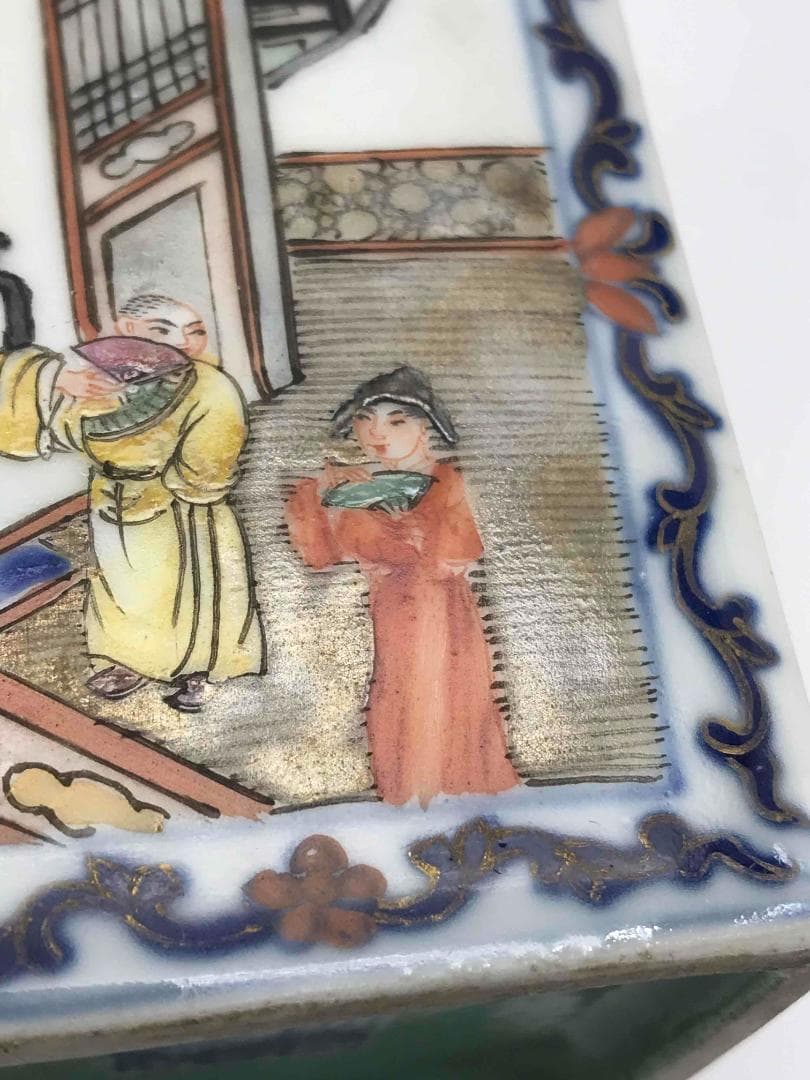 清乾隆時代 【大清乾隆年製】在銘 粉彩琺瑯彩松石緑