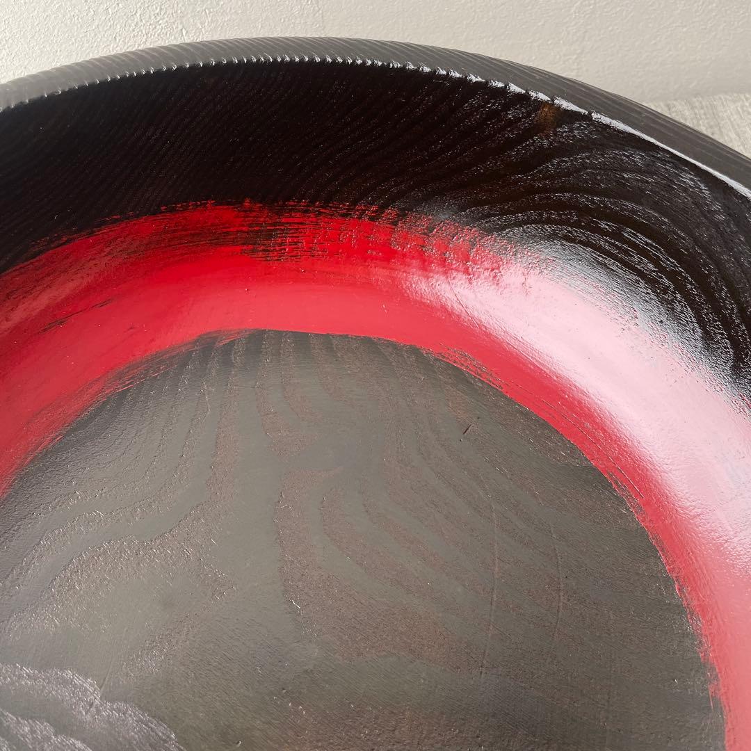 こね鉢　木製　無垢材　くり抜き　刷毛目　漆塗　松材？　大型ボウル　黒に赤丸