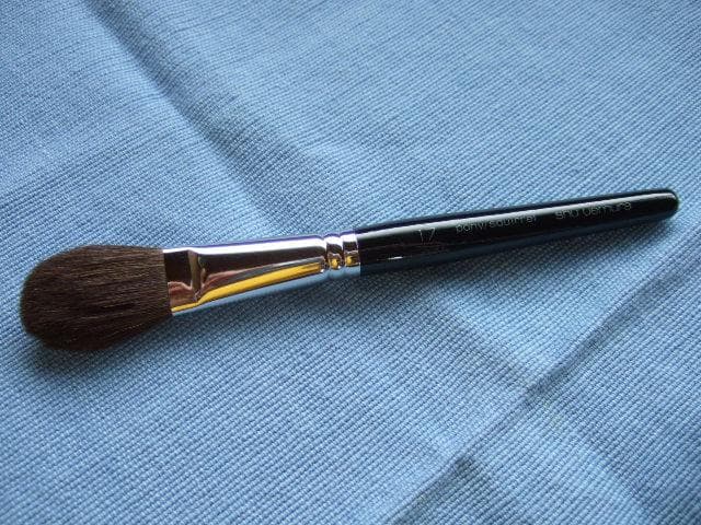 シュウウエムラ 高級天然毛ブラシ他・高級手鏡・リーフレット・未使用ネイルケア