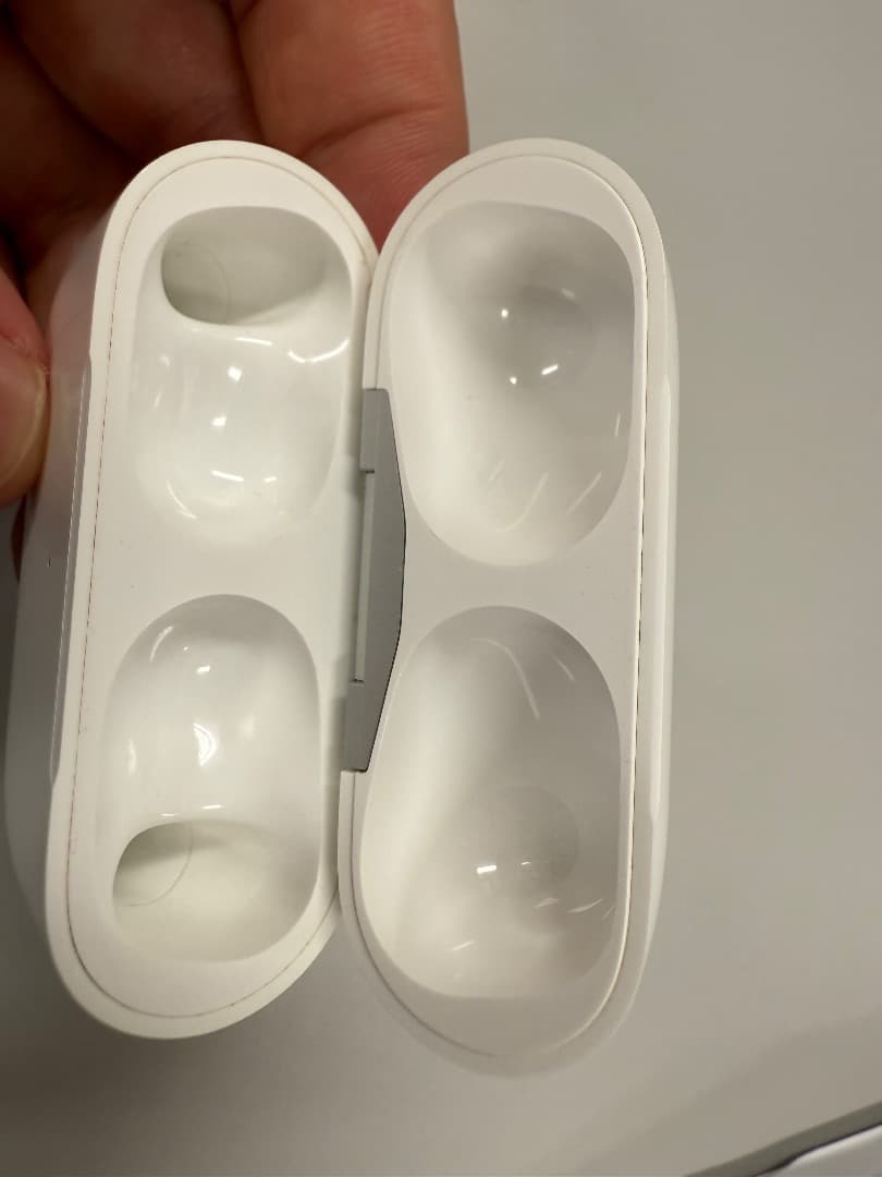 □Appleノイズキャンセリングイヤホン/AirPodsPro MWP22CH