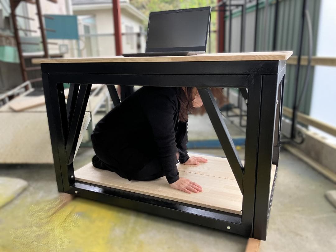 ね*】様 勉強机 事務机（緊急時は避難シェルター） 限定商品再販なし