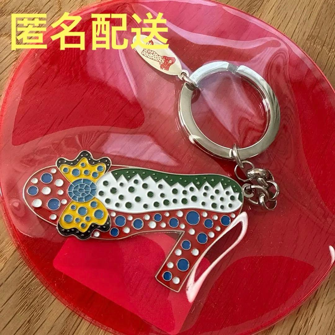 草間弥生 靴型キーホルダー - メルカリ