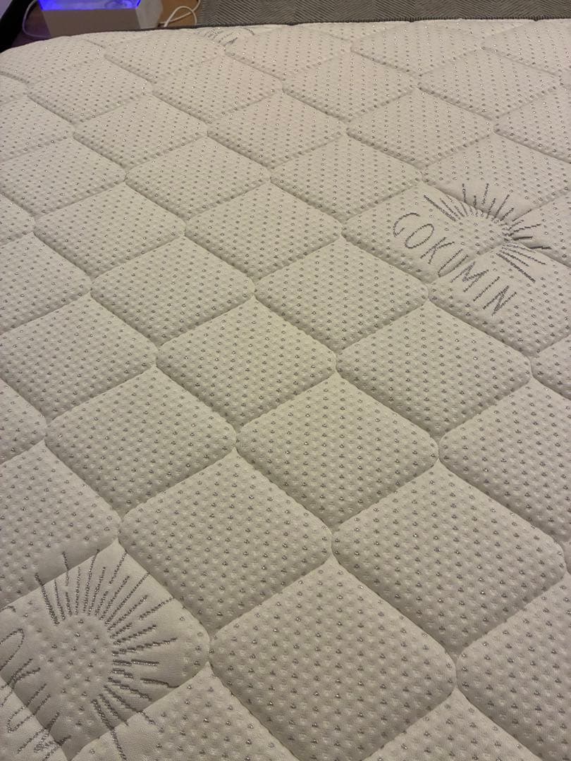 美品　LOWYA ベッドフレーム　マットレス付き　東京都大田区内直接引き取り