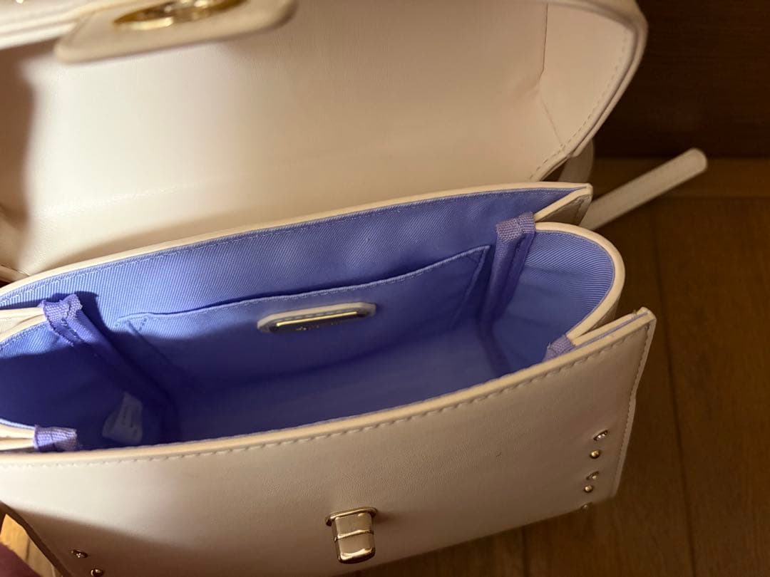 DIANA スタッズ付きショルダーバッグ