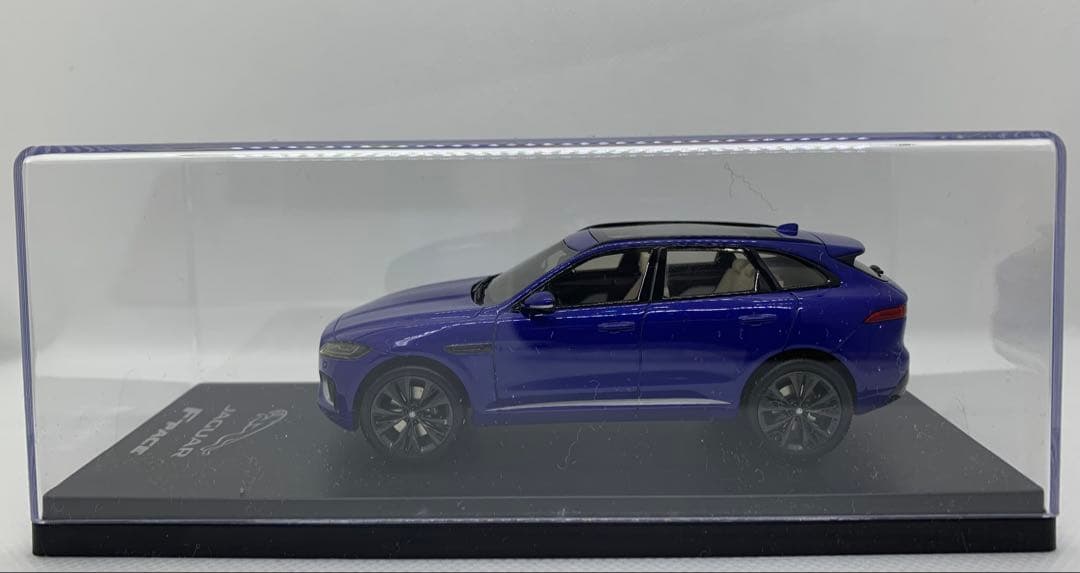 Jaguar 特注Special BOX入り1/43 ジャガー F-PACE