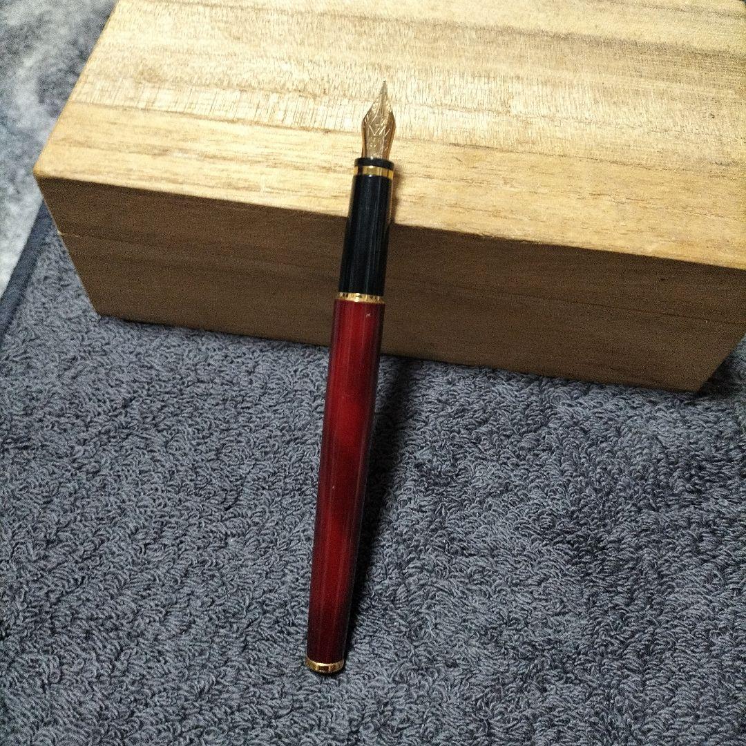 18Ｋ WATERMAN 赤い樹脂製万年筆 金色装飾