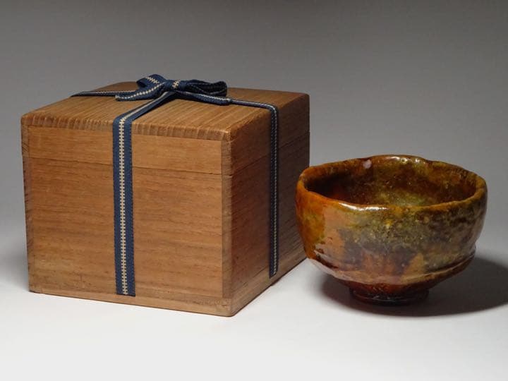 江戸時代後期の茶陶作品 京都・嵐山 嵯峨焼 楽焼茶碗 時代箱付