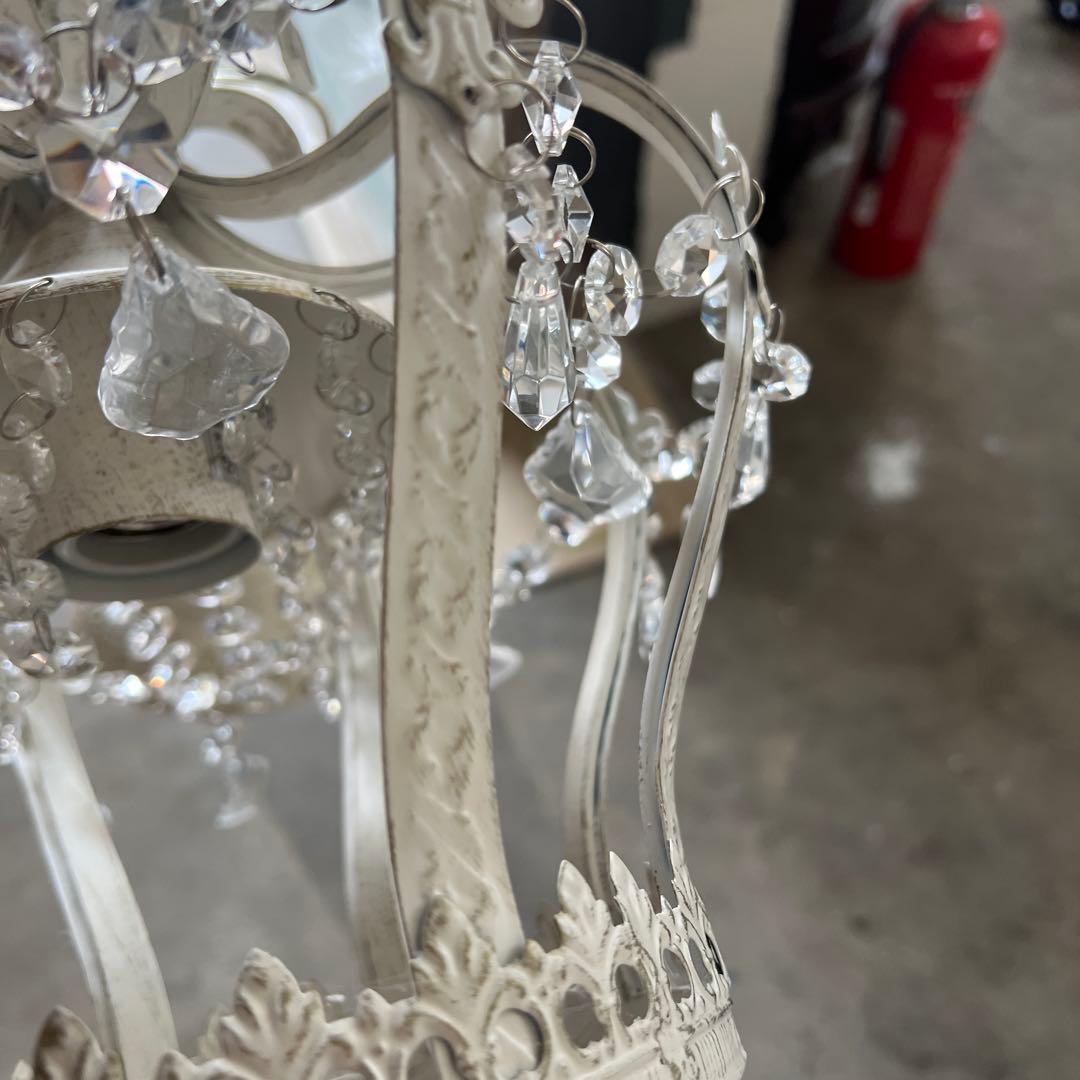 王冠の形のホワイトシャンデリア＊ペンダント照明