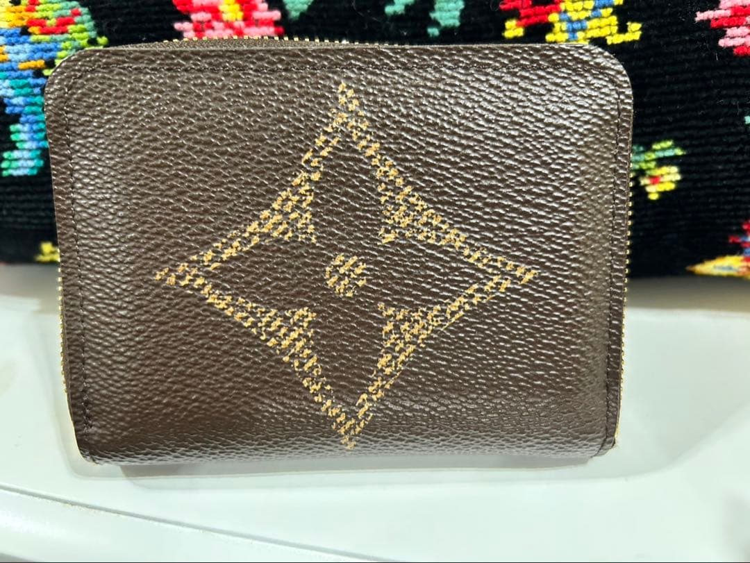 ルイヴィトンモノグラムジャイアントジッピイウォレット