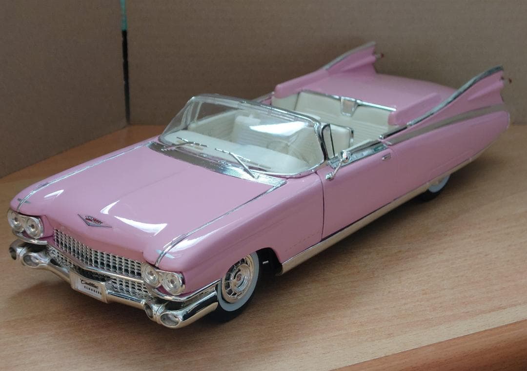 1/18 ピンク キャデラック エルドラド 1959 Cadillac マイスト