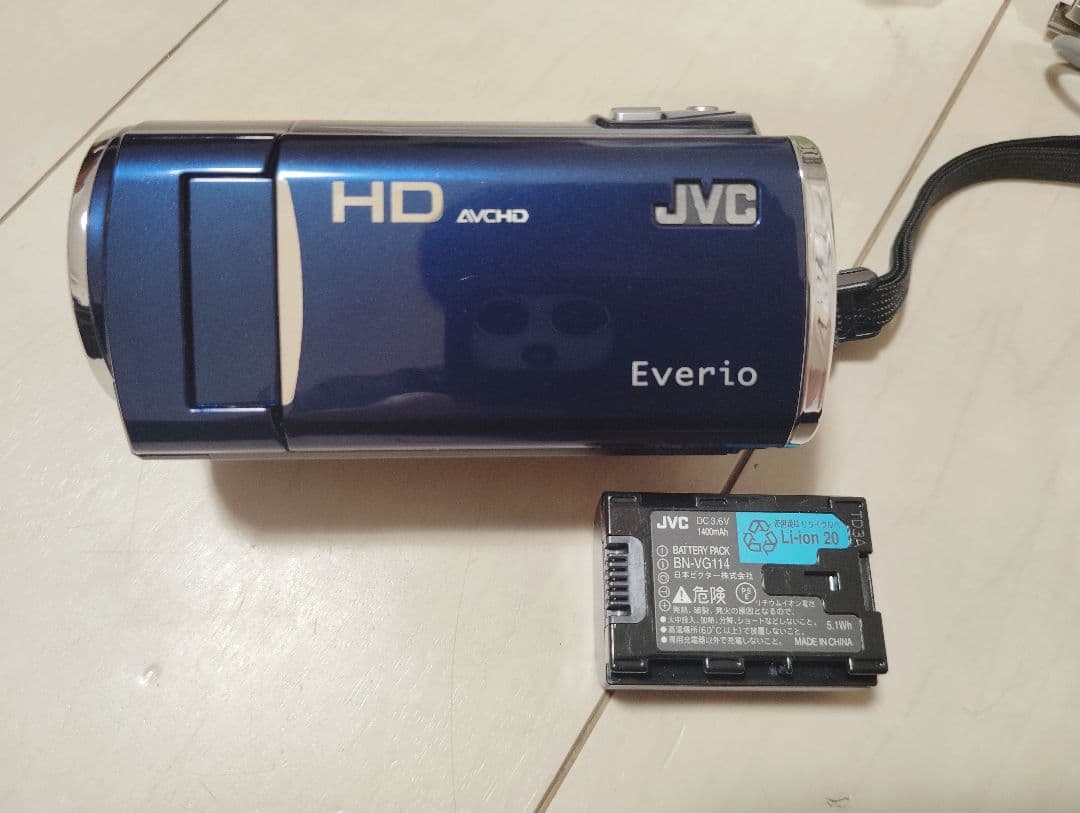 ビデオカメラ　エブリオ　Everio　GZ-HM670　専用ポーチ付