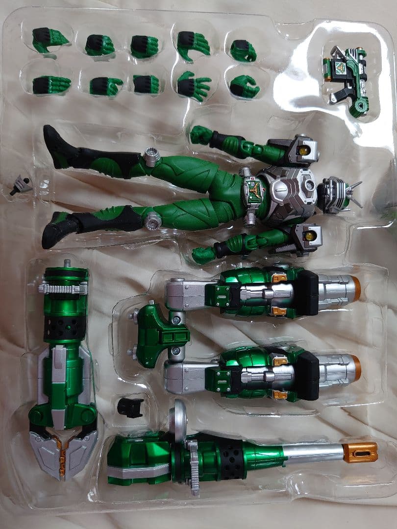 S.H.Figuarts 仮面ライダーゾルダ & 仮面ライダーナイト