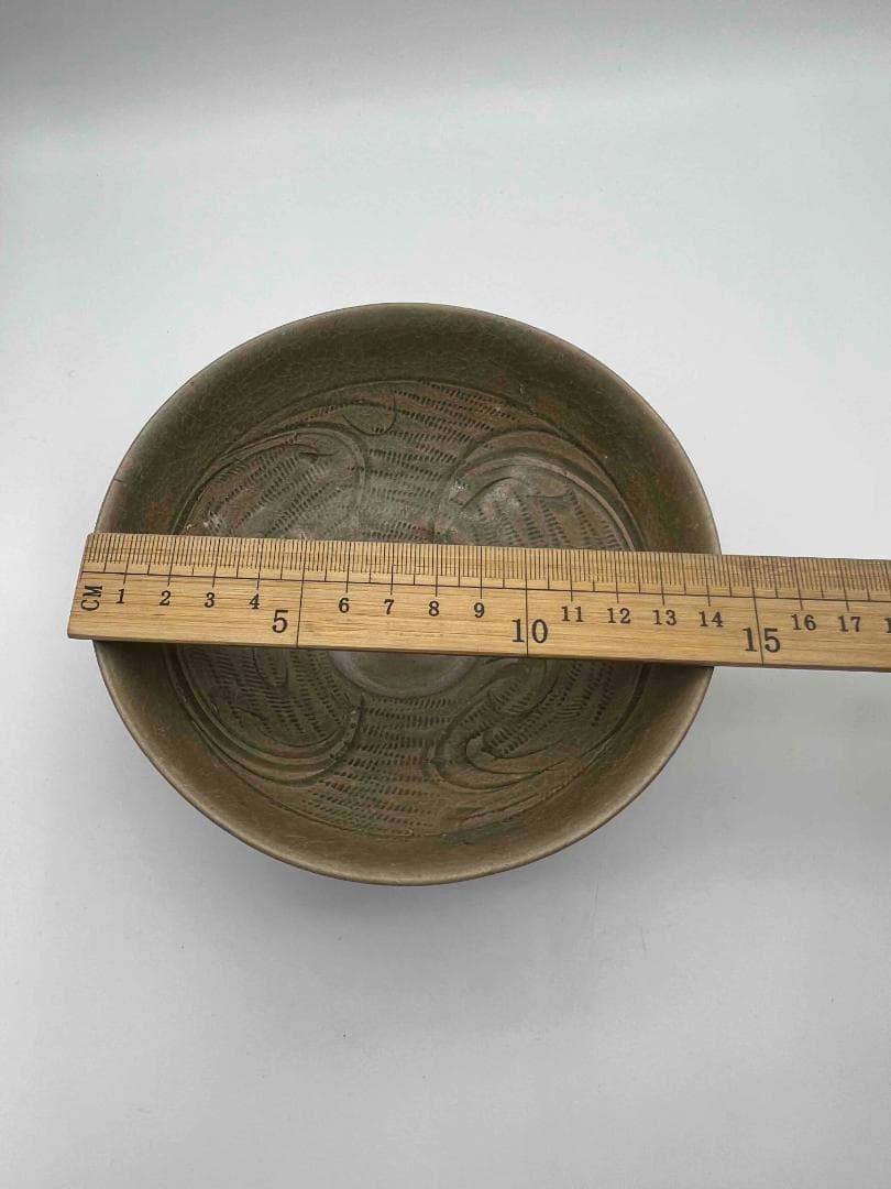 宋時代 青磁 越州窯刻花文碗 茶鉢 越窯 唐物