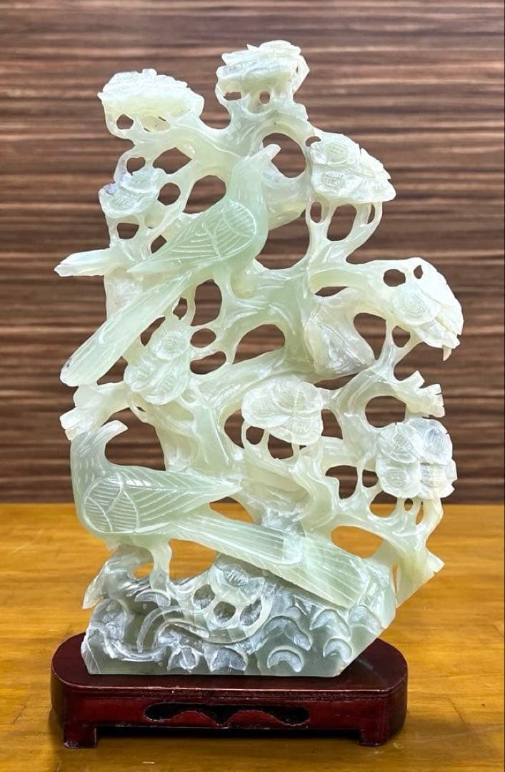 中国美術 翡翠彫刻 鶏の親子と籠 置物 台座付 箱有り