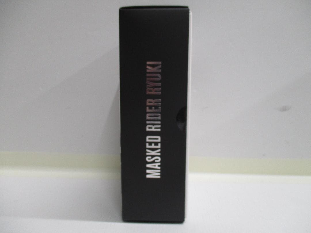 BANDAI バンダイ　S.H.F　真骨彫　仮面ライダー龍騎