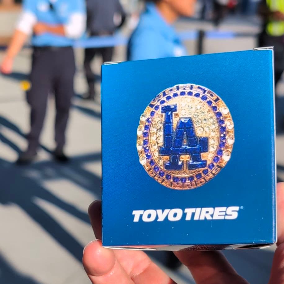 8/25ドジャース現地入場者限定ムーキーベッツワールドシリーズ