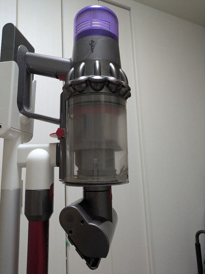 Dyson スティッククリーナー 本体 V11 fluffy＋ ジャンク 保証内 Dyson
