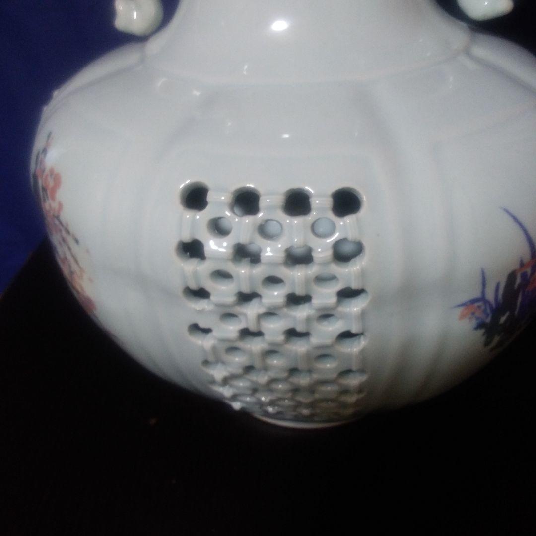 中国、透かし彫り像耳付き花瓶