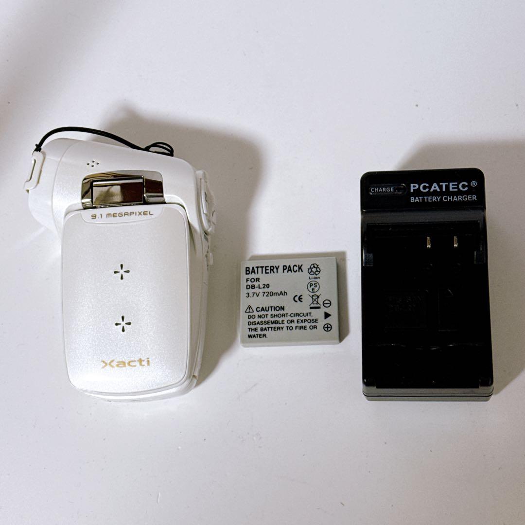 【動作品】SANYO デジタルビデオカメラ Xacti DMX-CG9 ホワイト