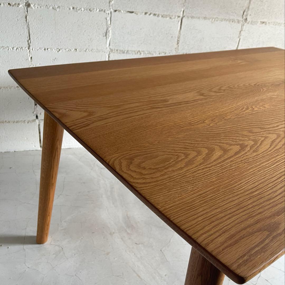 美品　天然木オーク無垢材　ダイニングテーブル　テーパー丸脚　斜め脚　北欧スタイル